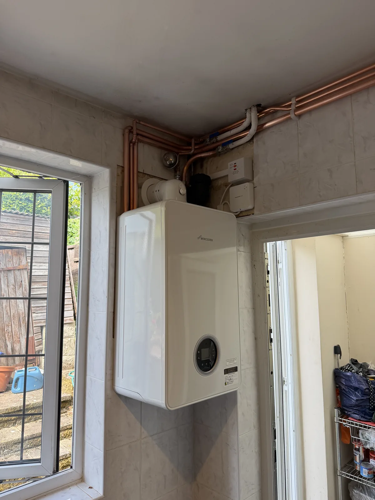 Worcester Greenstar 4000 30kW combi boiler installed in a Banstead home