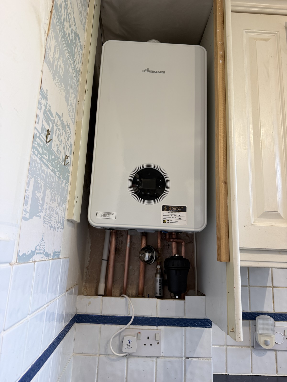 Worcester Greenstar 4000 combi boiler installed by Adam in a Sutton flat, October 2026